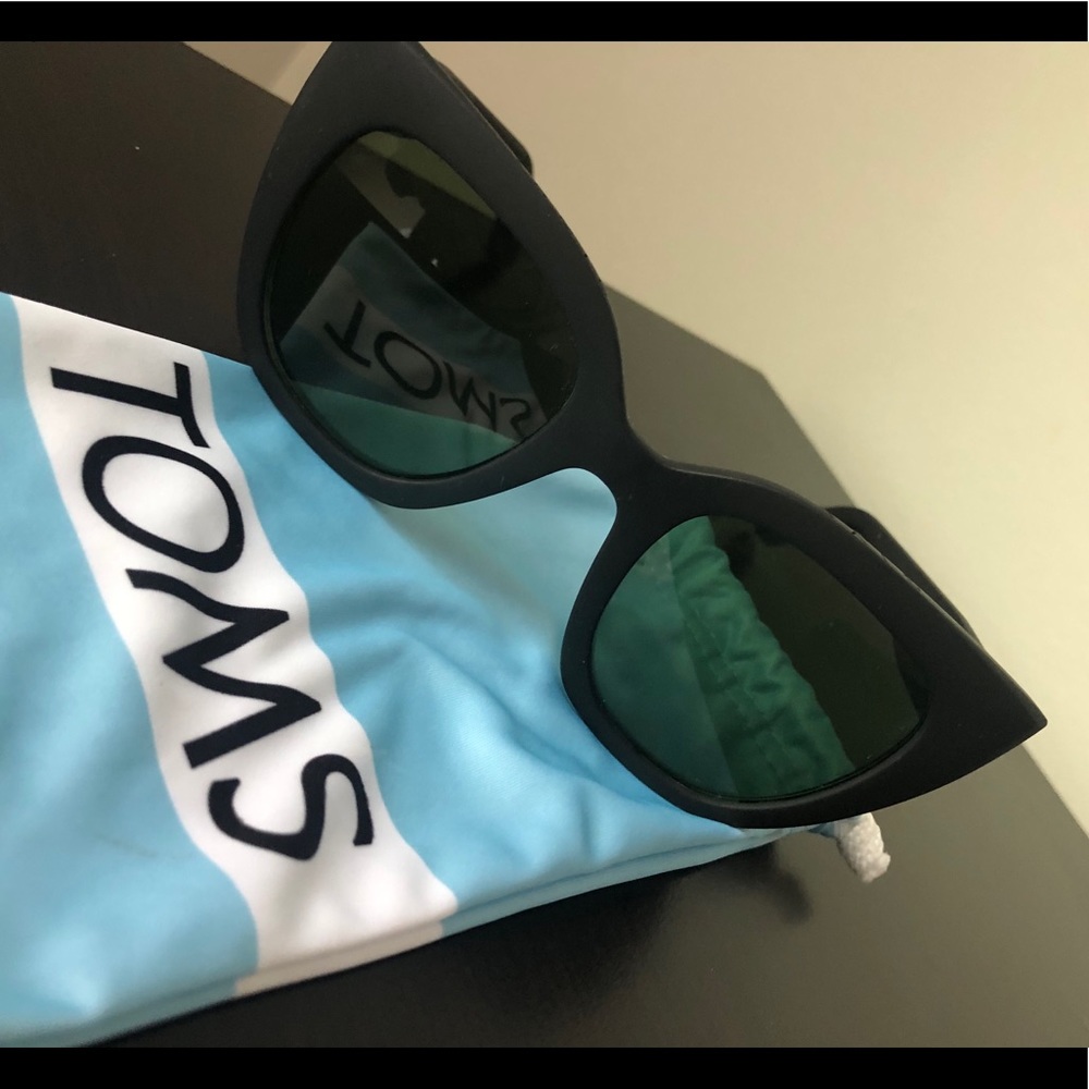 Tom’s Sunglasses